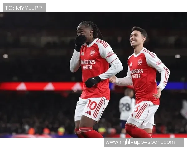 英超第12轮最佳阵容揭晓埃泽鲁本迪亚斯领衔森林队四将入选 英超第12轮最佳阵容揭晓埃泽鲁本迪亚斯领衔森林队四将入选